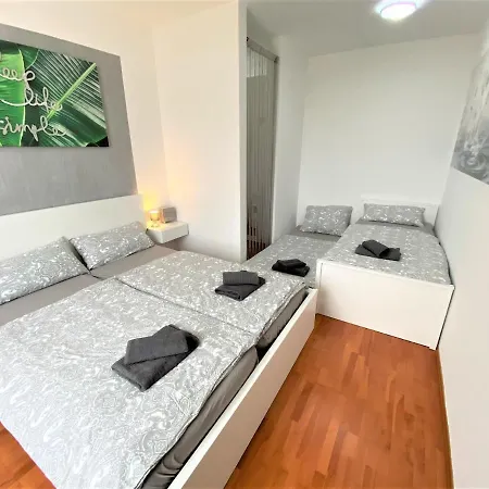 Luxus Auf 2 Etagen 3br! +netflix +high-end Ausstattung *