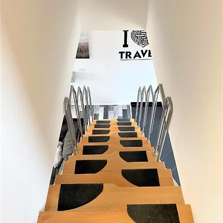 Luxus Auf 2 Etagen 3br! +netflix +high-end Ausstattung Apartmán *